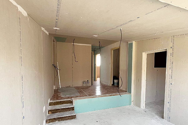 conduite-chantier-renovation-placo-mur-plafond